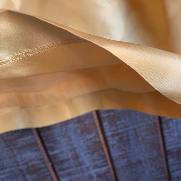 Banana Republic Butter Yellow Gold Pleated Silk Skirt Size 4 - Picture 7 of 15